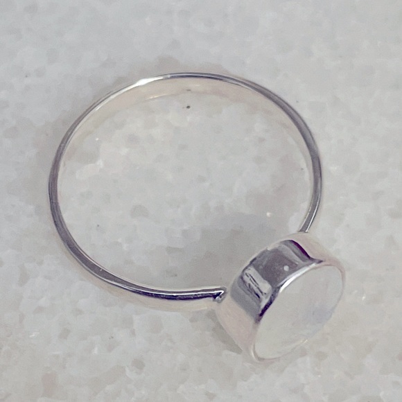 Semi-precious Rainbow Moonstone Gemstone Ring in 925 Sterling Silver - Picture 6 of 9
